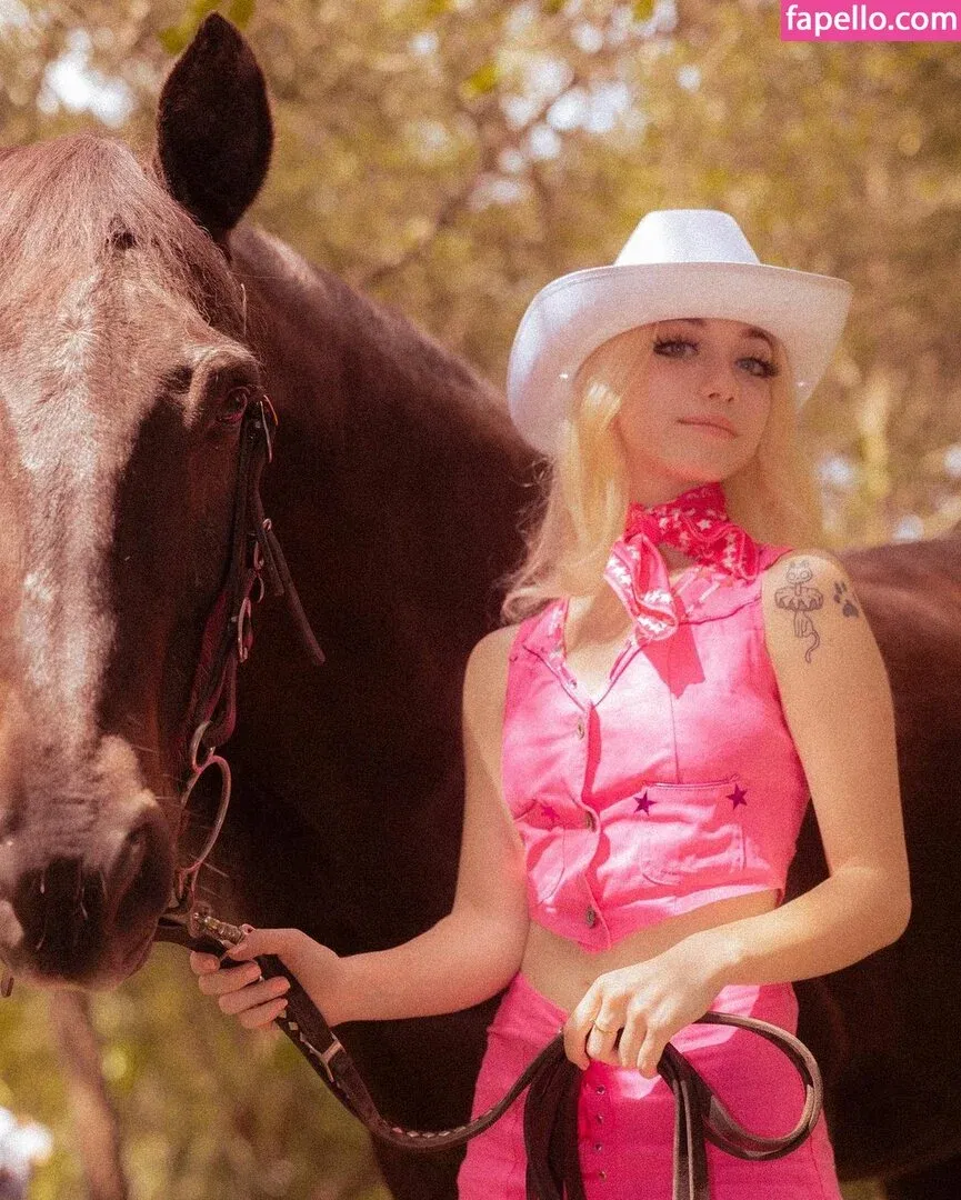 Iluvmeww Onlyfans Photo Gallery 