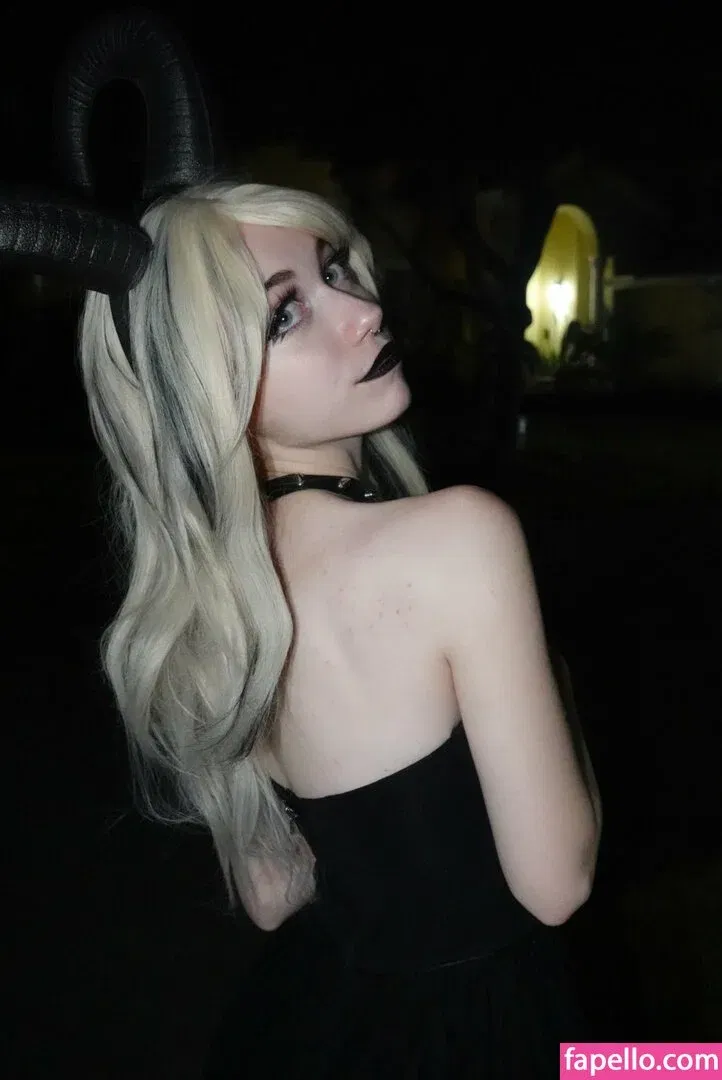 Iluvmeww Onlyfans Photo Gallery 