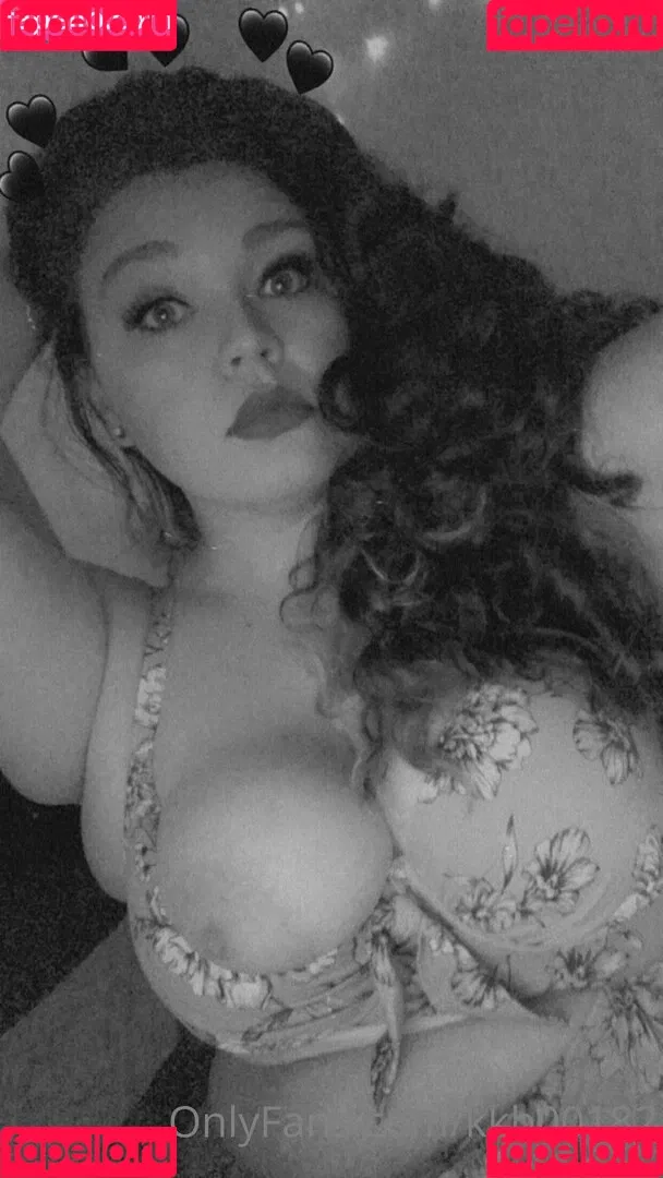 kkb00182 Onlyfans Photo Gallery 