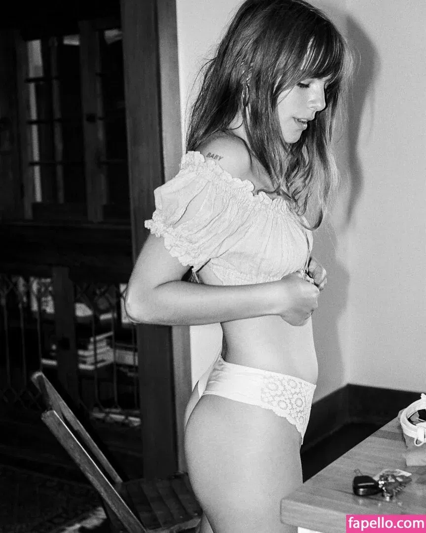 Emily Labowe Onlyfans Photo Gallery 