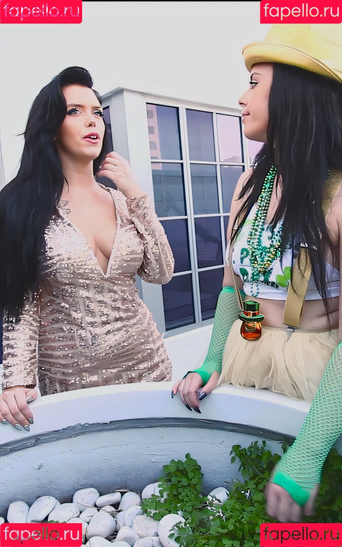 Ryan Smiles Onlyfans Photo Gallery 