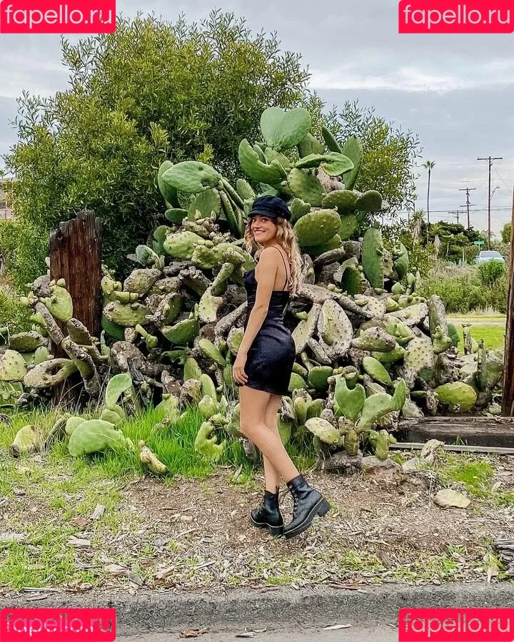HannaH Onlyfans Photo Gallery 