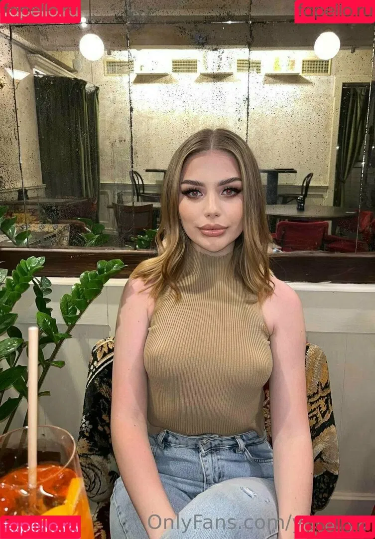 yara_ya Onlyfans Photo Gallery 