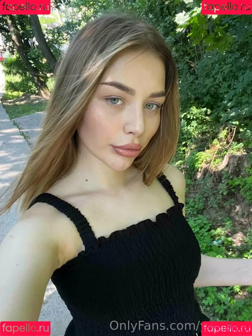 yara_ya Onlyfans Photo Gallery 
