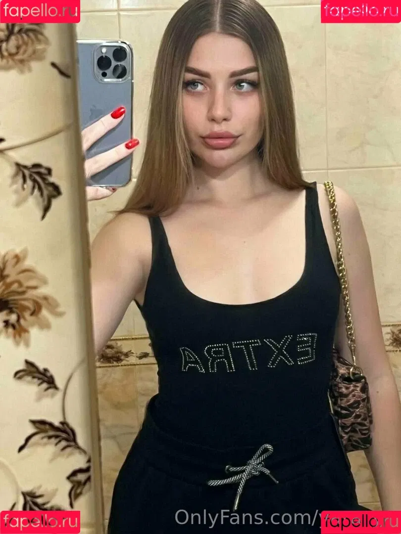 yara_ya Onlyfans Photo Gallery 