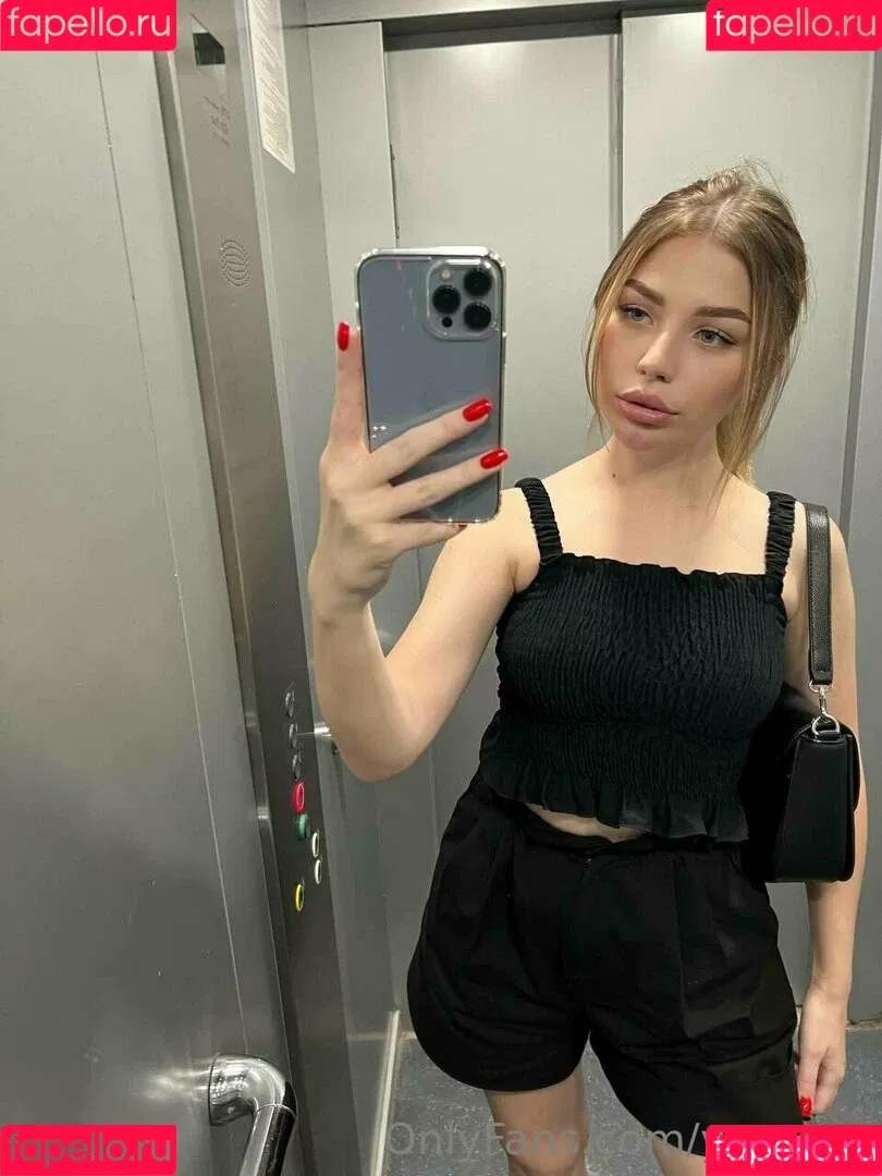 yara_ya Onlyfans Photo Gallery 