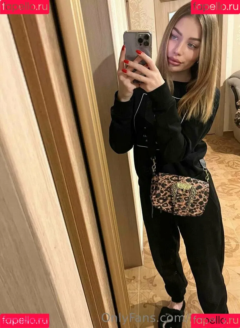 yara_ya Onlyfans Photo Gallery 
