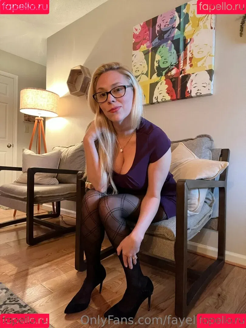 fayelinaplays Onlyfans Photo Gallery 