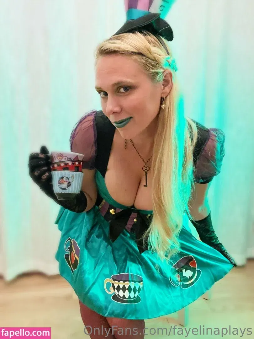 fayelinaplays Onlyfans Photo Gallery 