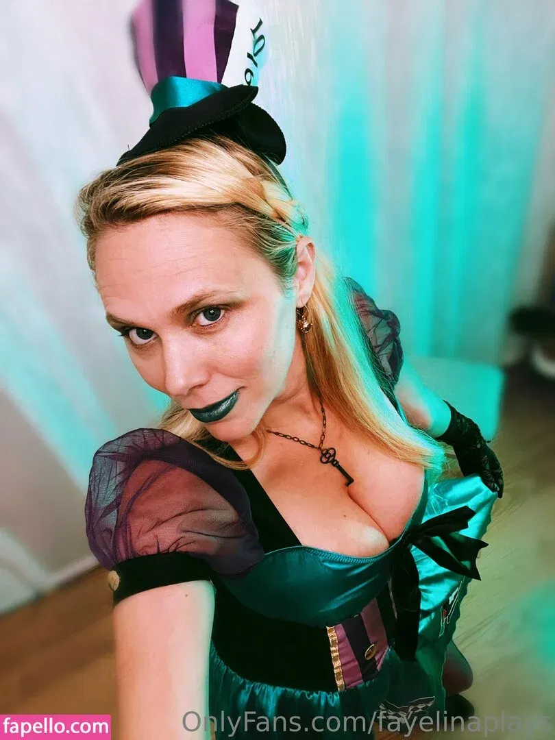 fayelinaplays Onlyfans Photo Gallery 