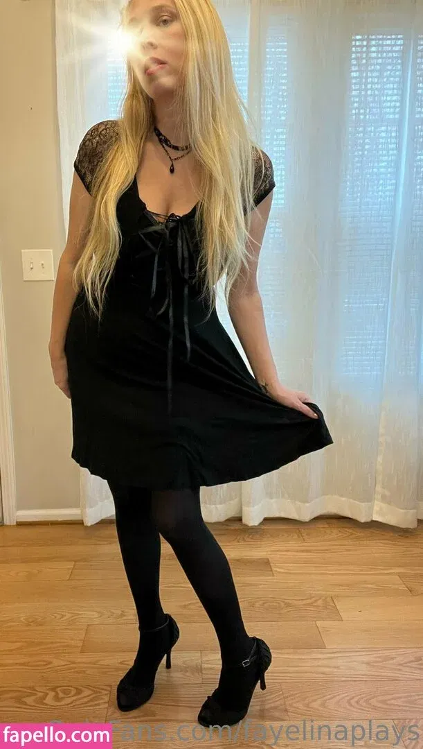 fayelinaplays Onlyfans Photo Gallery 