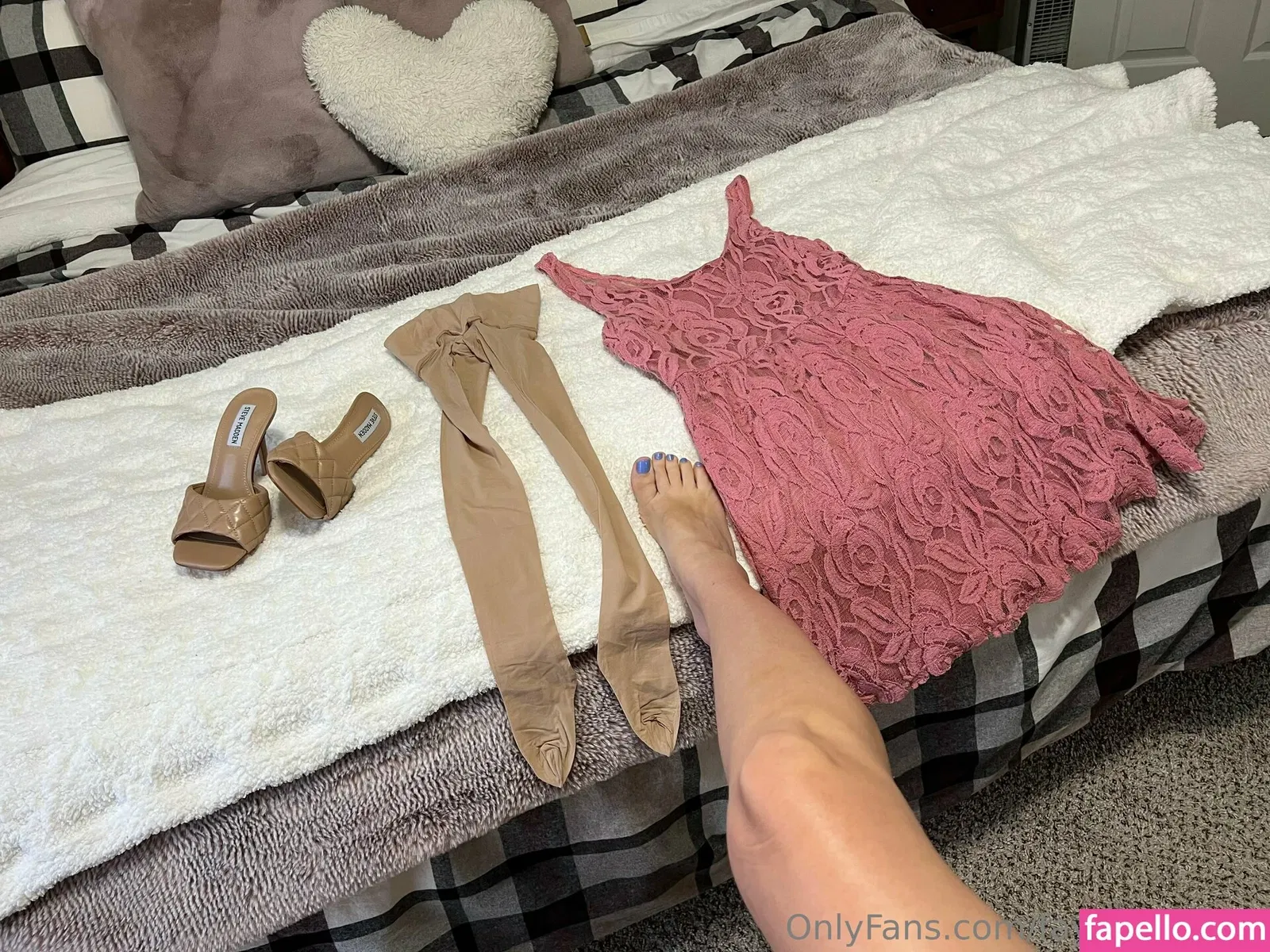 fayelinaplays Onlyfans Photo Gallery 