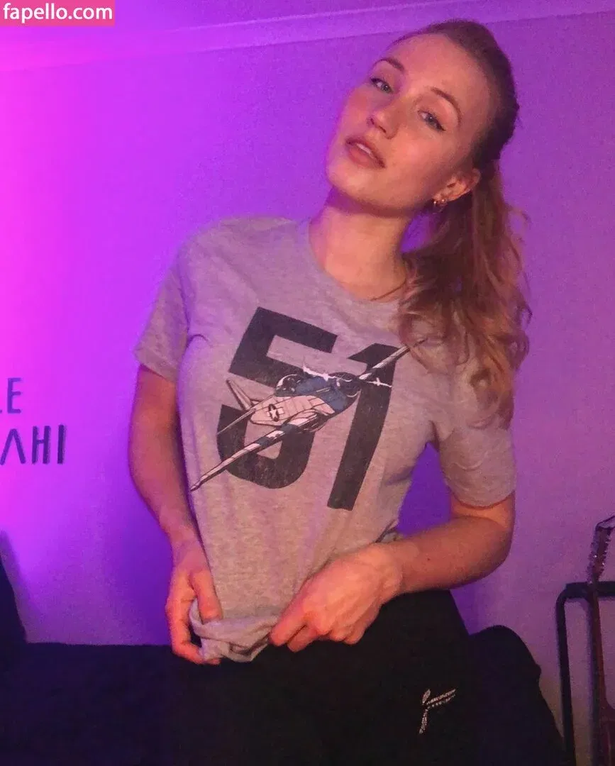 QAEKZ Onlyfans Photo Gallery 