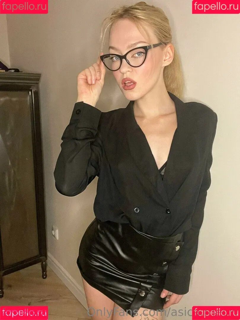 asica.meow Onlyfans Photo Gallery 
