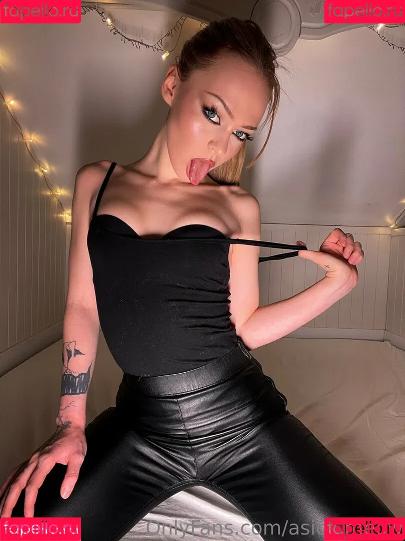 asica.meow Onlyfans Photo Gallery 