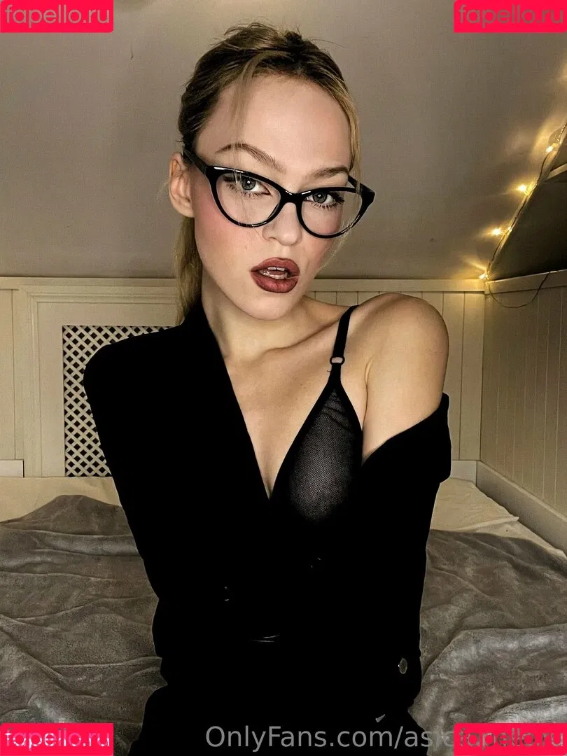 asica.meow Onlyfans Photo Gallery 