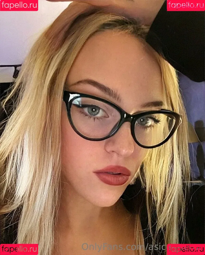asica.meow Onlyfans Photo Gallery 
