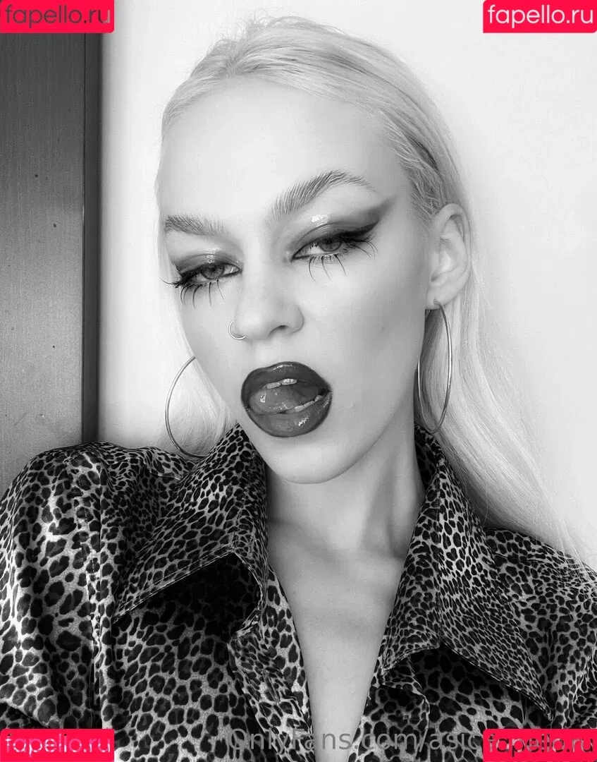 asica.meow Onlyfans Photo Gallery 