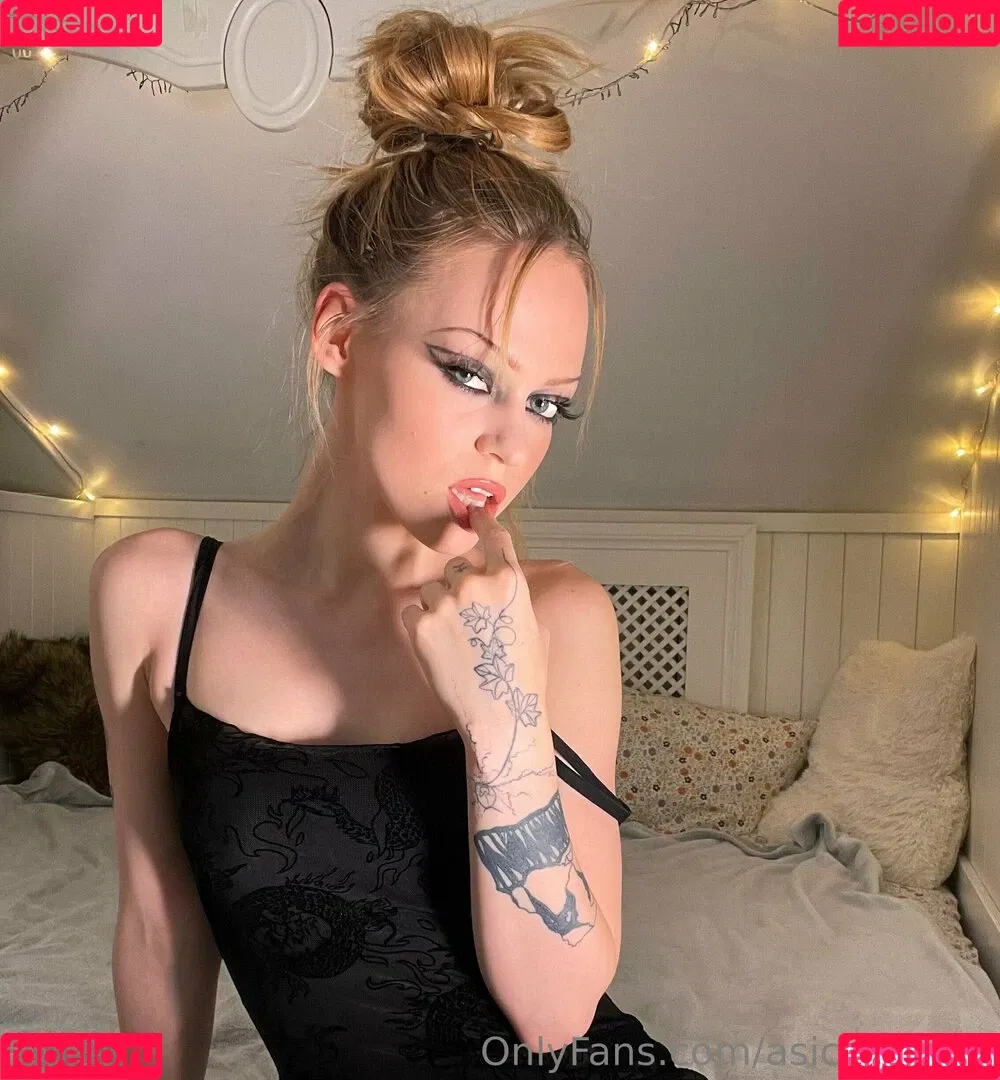 asica.meow Onlyfans Photo Gallery 