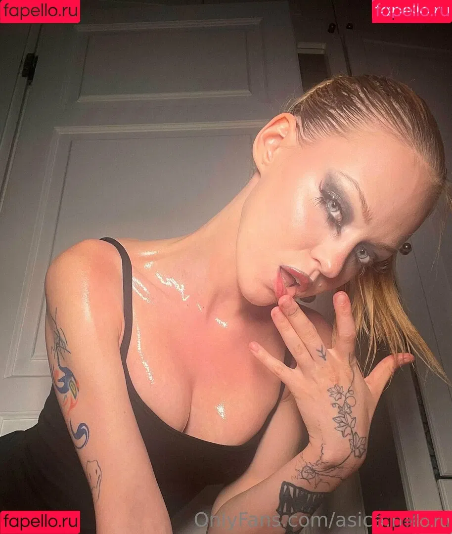 asica.meow Onlyfans Photo Gallery 
