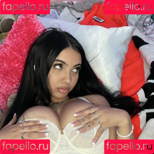 em1lina Onlyfans Photo Gallery 