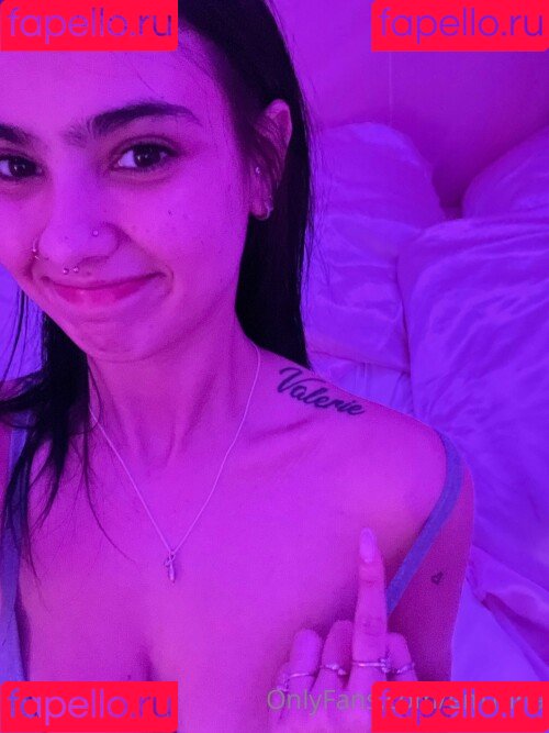 em1lina Onlyfans Photo Gallery 