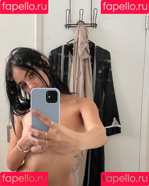 em1lina Onlyfans Photo Gallery 