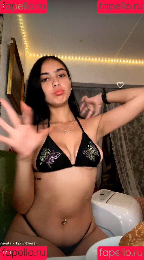 em1lina Onlyfans Photo Gallery 