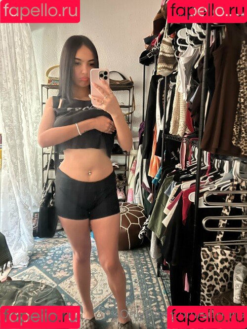 em1lina Onlyfans Photo Gallery 