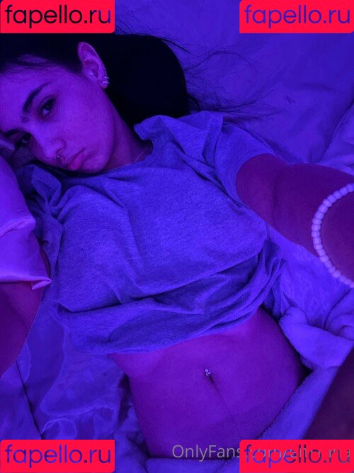 em1lina Onlyfans Photo Gallery 