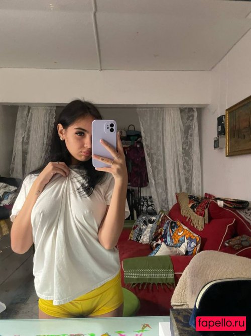em1lina Nude Onlyfans Photo 39