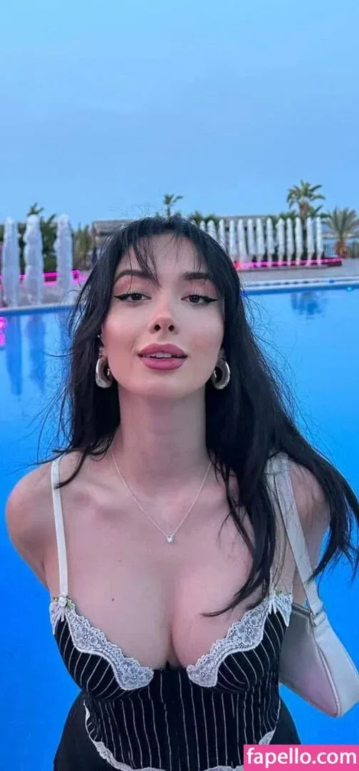 Atavratmiyav Onlyfans Photo Gallery 