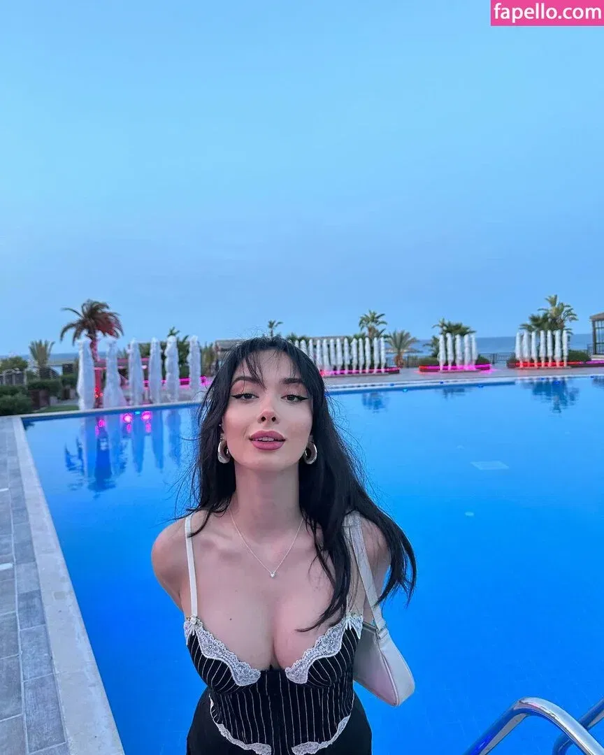 Atavratmiyav Onlyfans Photo Gallery 