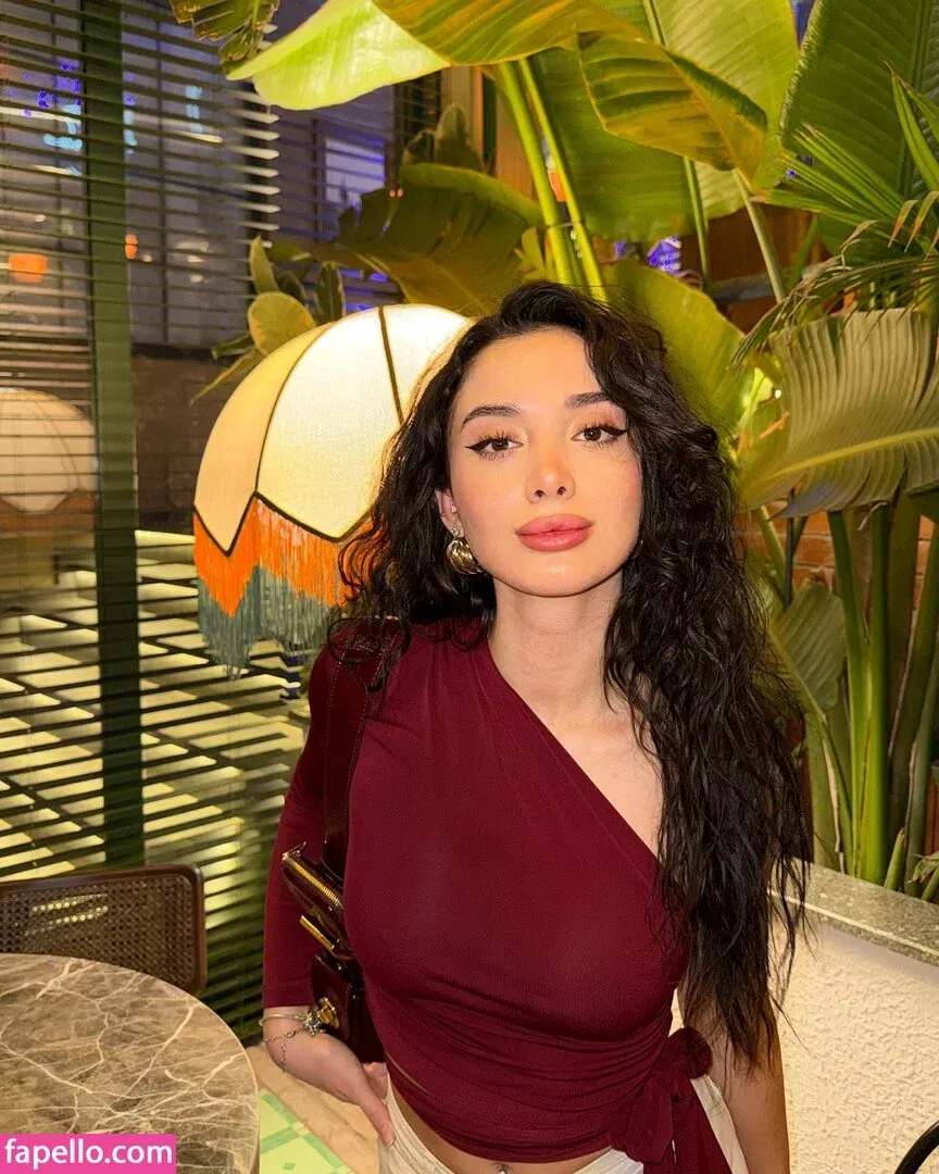 Atavratmiyav Onlyfans Photo Gallery 