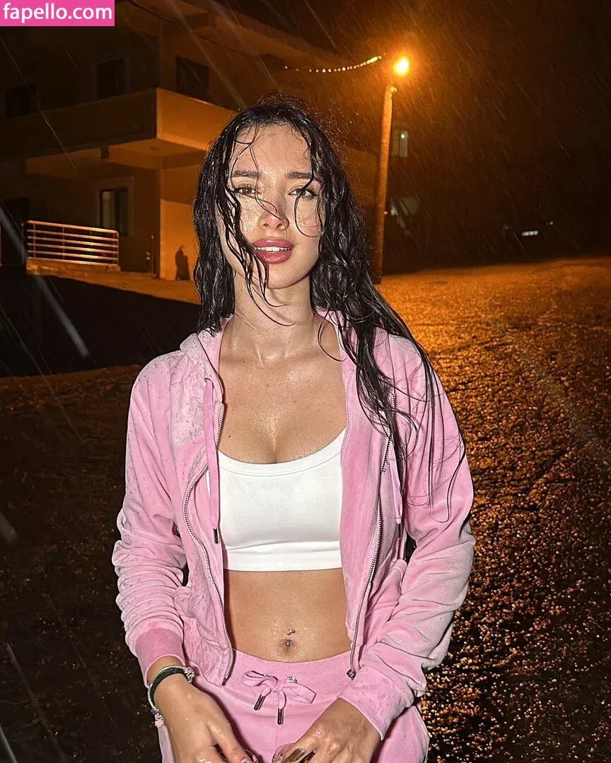 Atavratmiyav Onlyfans Photo Gallery 