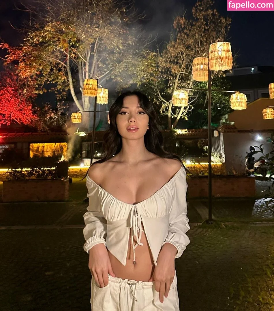 Atavratmiyav Onlyfans Photo Gallery 