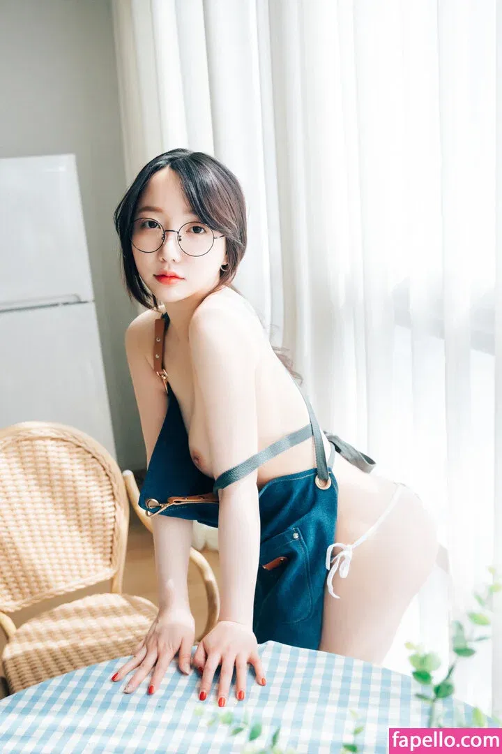 Son Ye Eun Onlyfans Photo Gallery 