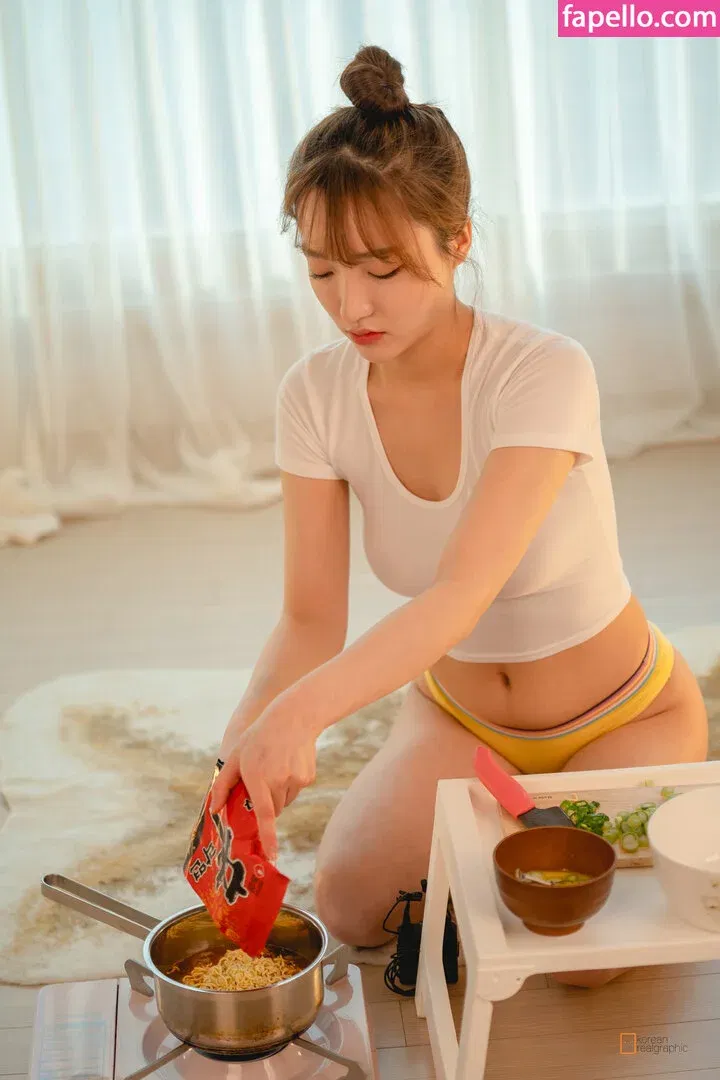 Son Ye Eun Onlyfans Photo Gallery 