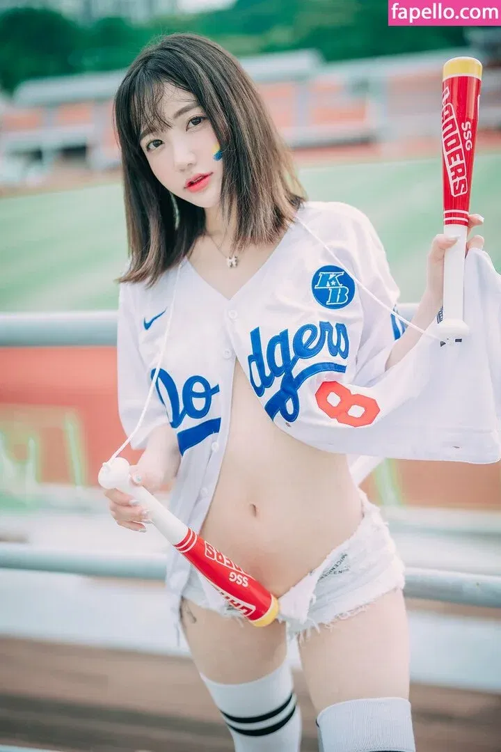 Son Ye Eun Onlyfans Photo Gallery 