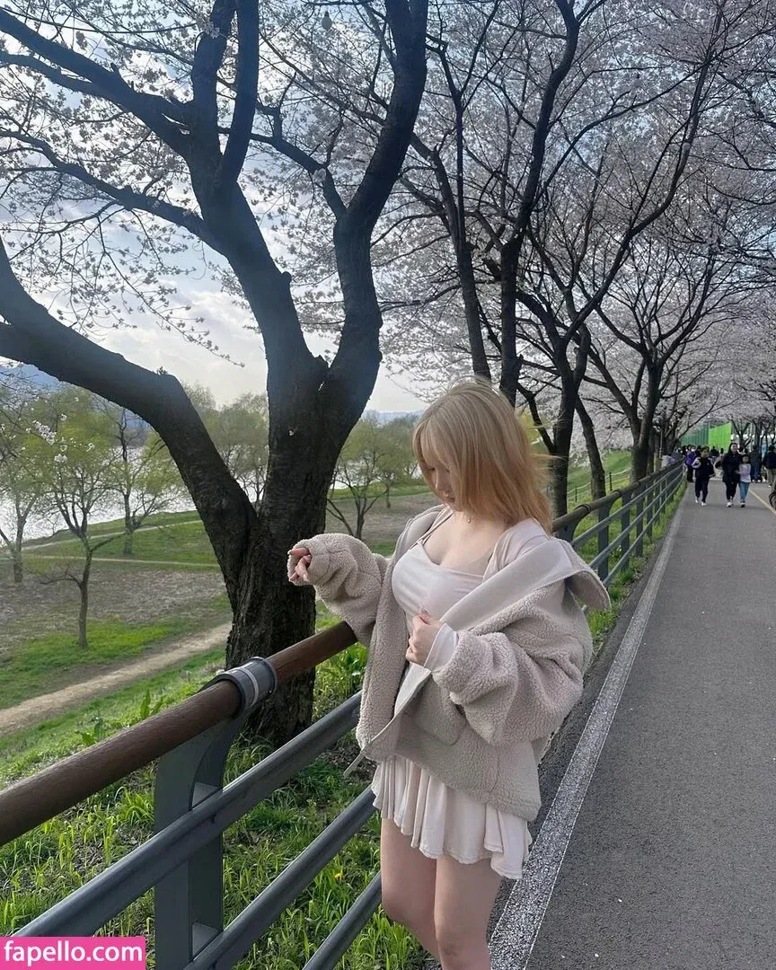 Son Ye Eun Onlyfans Photo Gallery 