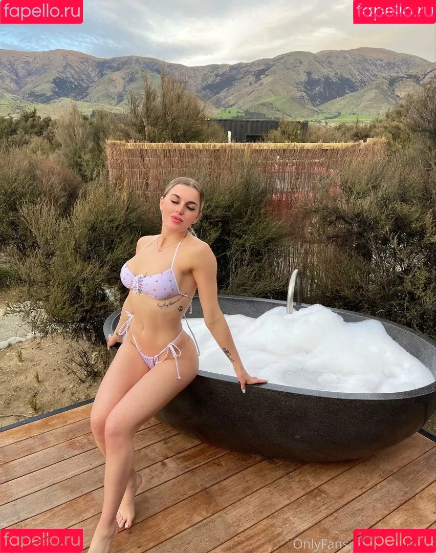 arianaus Onlyfans Photo Gallery 