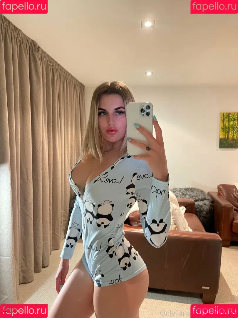 arianaus Onlyfans Photo Gallery 