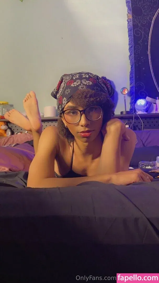 ivyevescarlet Onlyfans Photo Gallery 