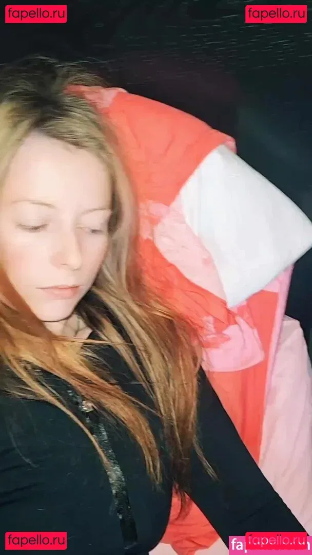 clarabella_leo Onlyfans Photo Gallery 