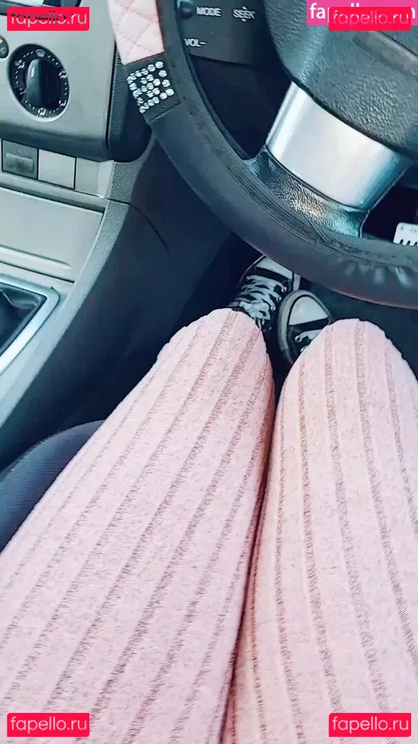 clarabella_leo Onlyfans Photo Gallery 