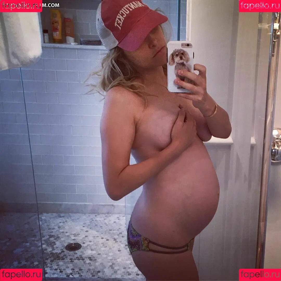 Jenny Mollen Onlyfans Photo Gallery 