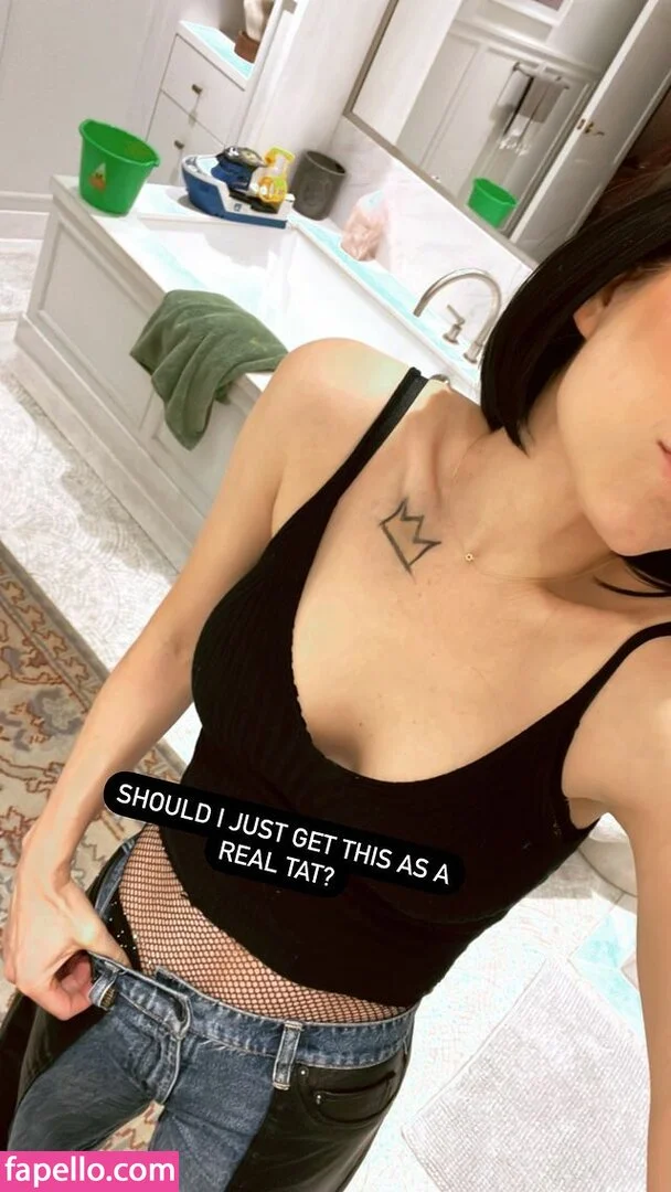 Jenny Mollen Onlyfans Photo Gallery 