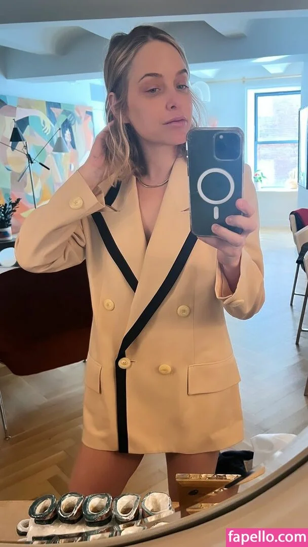 Jenny Mollen Onlyfans Photo Gallery 