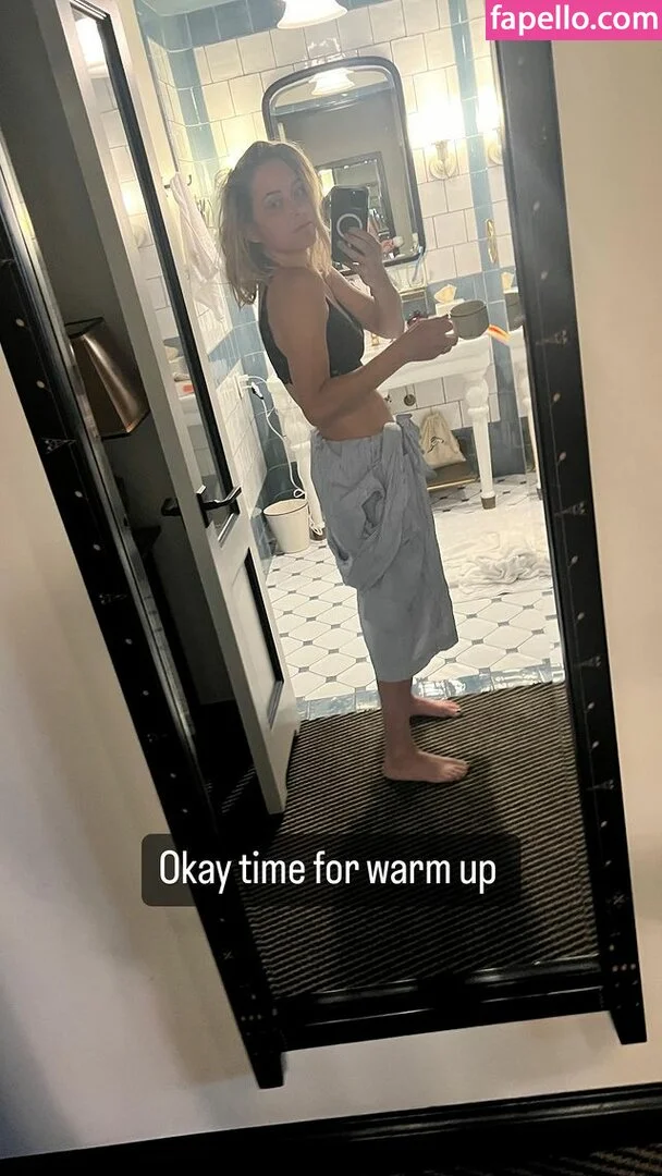 Jenny Mollen Onlyfans Photo Gallery 