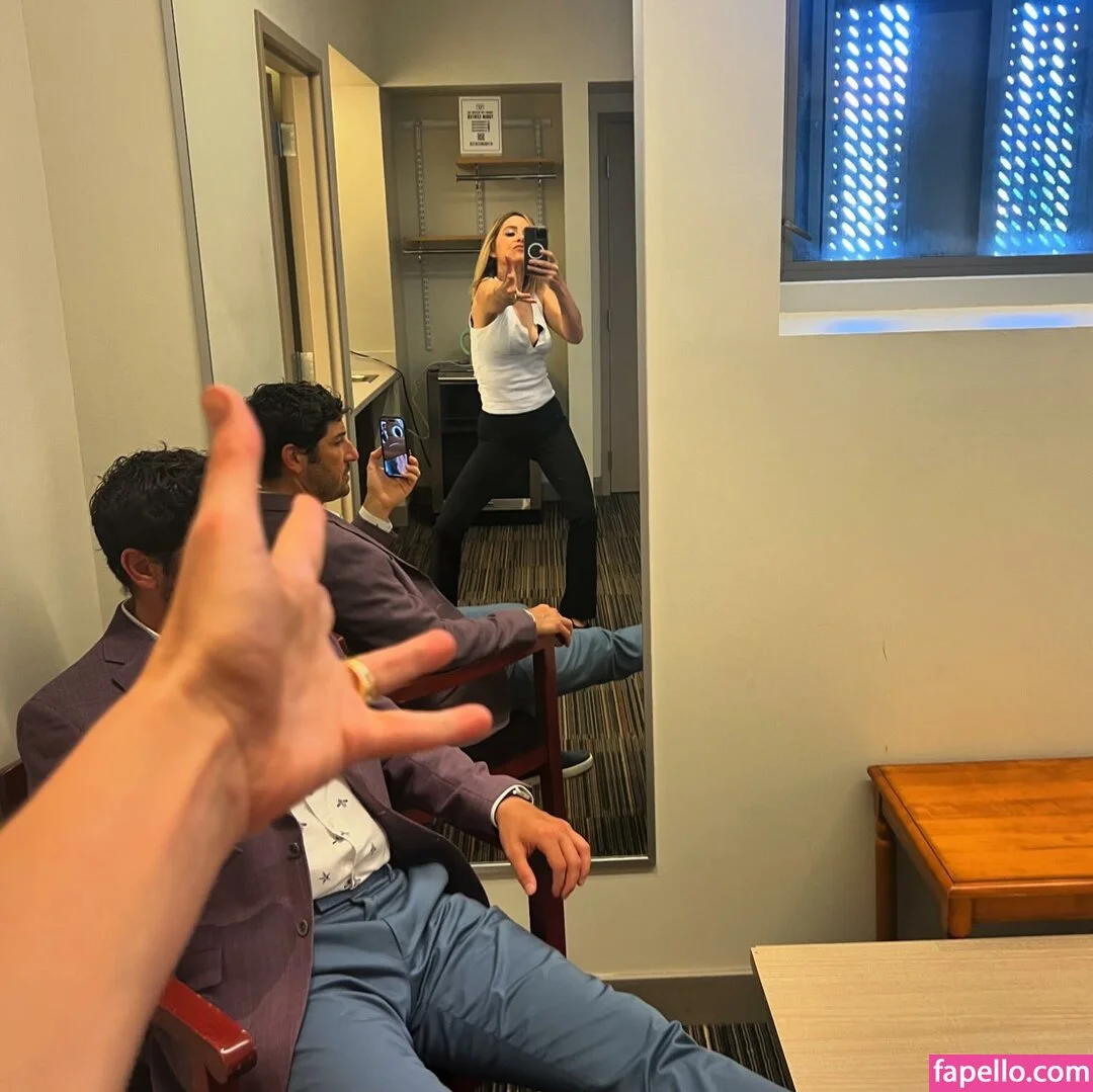 Jenny Mollen Onlyfans Photo Gallery 